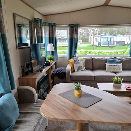 Hot Tub Hols 3 Bed Caravan At 42 Kingfisher Court Tattershall Buitenkant foto