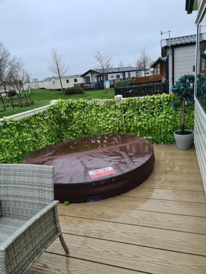 Hot Tub Hols 3 Bed Caravan At 42 Kingfisher Court Tattershall Buitenkant foto